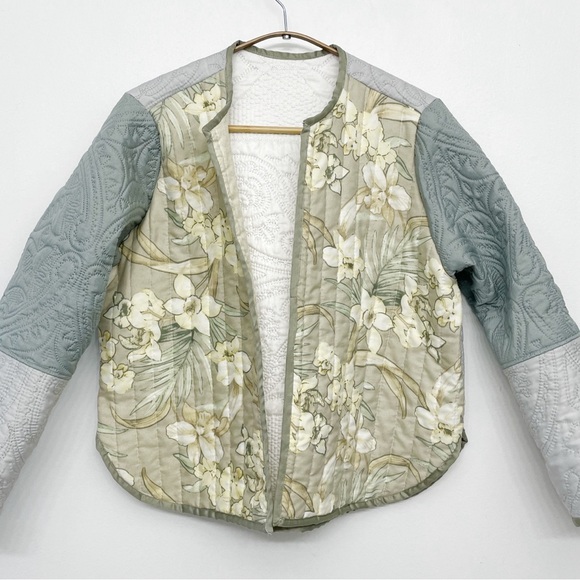 Quilted patchwork jacket; handmade from repurposed materials. - Picture 2 of 3